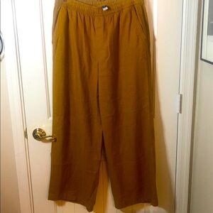 Old Navy Women’s Golden Khakis